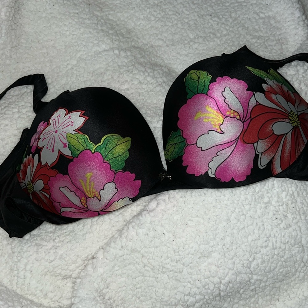 Victoria Secret Plunge floral 38C bra